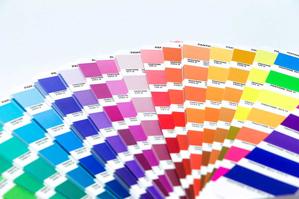 Pantone_Faecher_klein.png